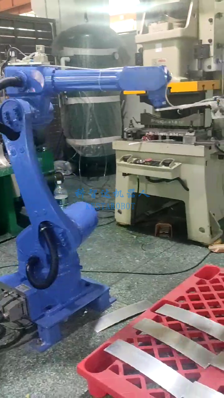 沖壓機器人多少錢一臺(圖2) 沖壓機器人多少錢一臺(圖2)